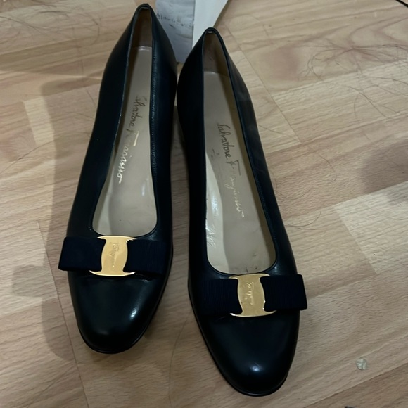 LIKE NEW Ballet small healed Salvatore Ferragamo’s - Picture 1 of 4